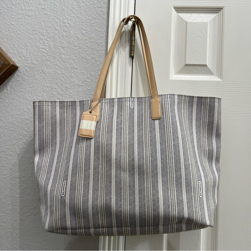 GUC Coach F24341 Legacy Stripe Tote Gray White Canvas Leather Shoulder Bag